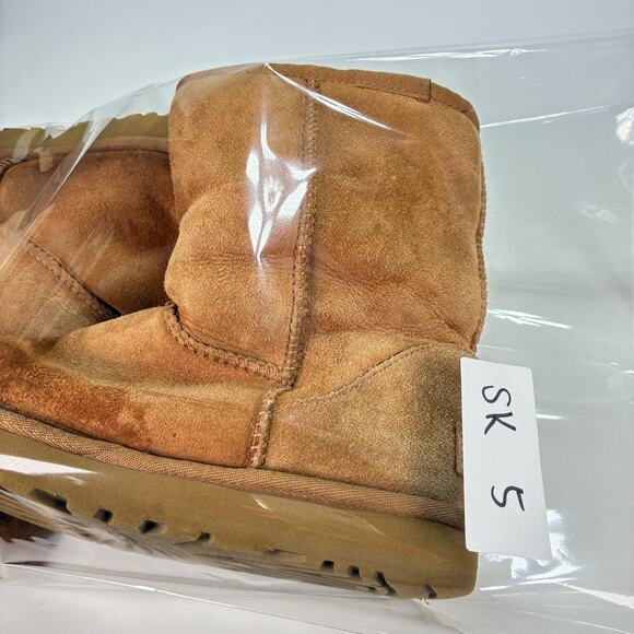 UGG Classic Short II Chestnut Brown Suede Sheepskin Boots 1016223 Women’s Size 5 - Picture 9 of 9